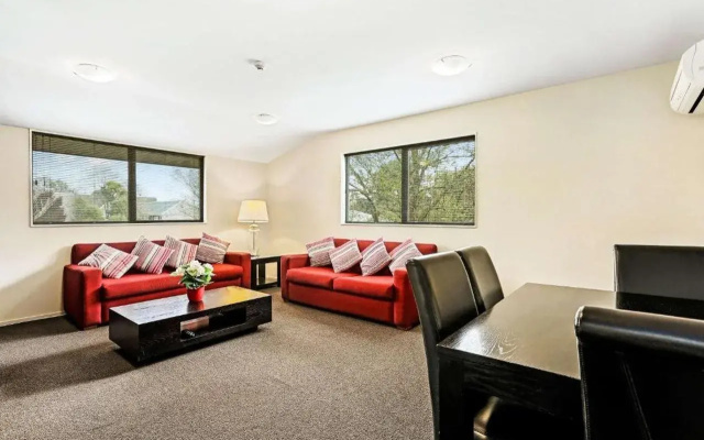 Quality Suites Amore