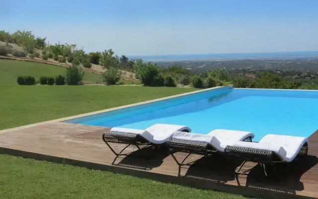 Malhão Properties