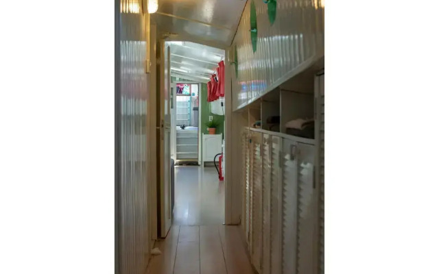Boat apartment Rotterdam Hoop