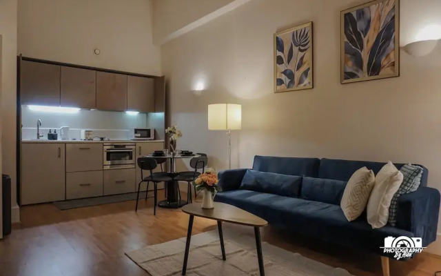 City Centre Chic Apartment With 2 Bedrooms