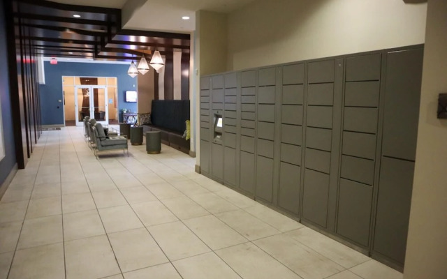 Recently Upgraded Downtown Great Amenities