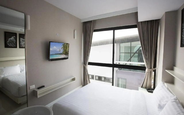 Serenotel Pattaya Beach Front
