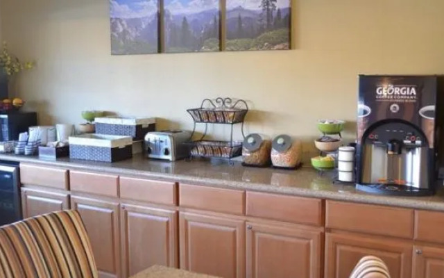 Summerfield Inn Fresno Yosemite