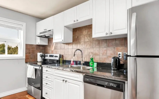 Private 2bdrm Unit With Ensuite Laundry - U5A