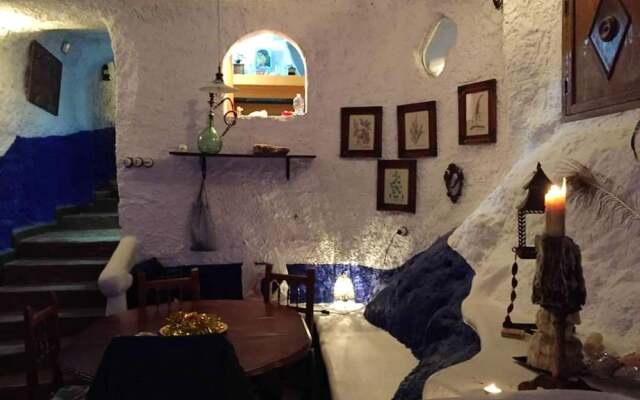 Villa With 3 Bedrooms in Loja, With Wonderful Mountain View, Private Pool, Enclosed Garden - 50 km From the Beach