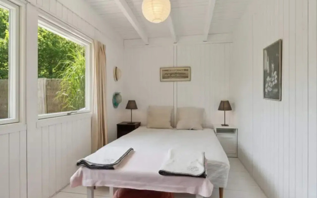 6 Person Holiday Home in Dronningmolle
