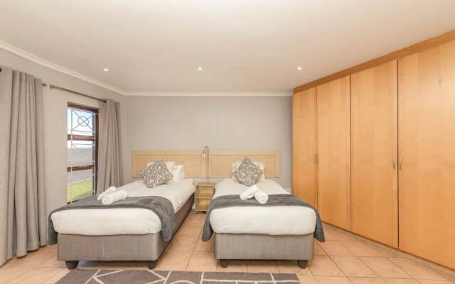 Spaciaous 2 Bedroom Bokaap Apartment