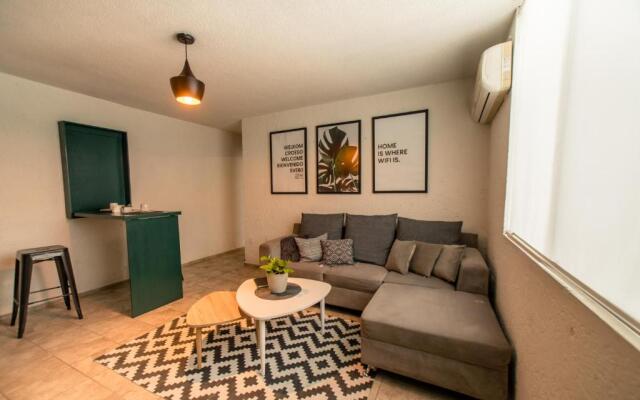 Depto. Hangar 4 col. Unidad Nacional Plaza Jalisco.