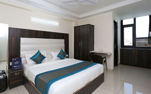 OYO 9147 Hotel Aerostay