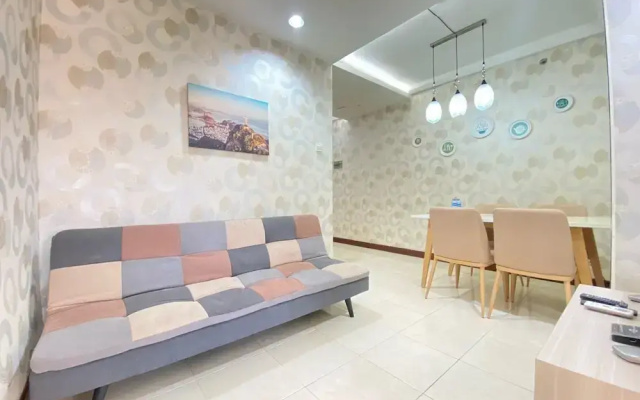 Private Spacious Executive Studio Room At Majesty Apartment Bandung