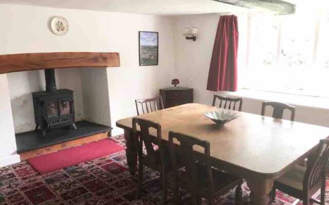 Characteristic 5-bed House on the Edge of Dartmoor