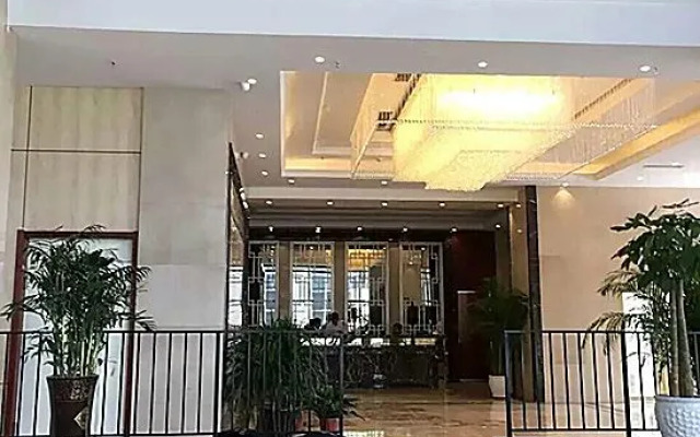 Huaxi Garden Hotel (Qingdao Liuting Airport)