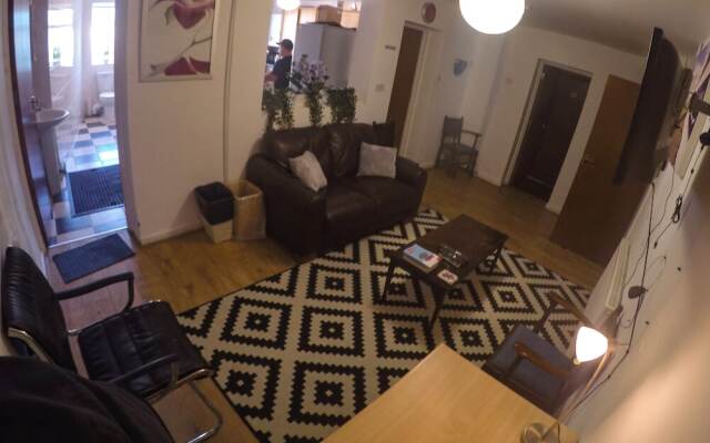 Donnington Bridge Road Rooms