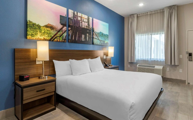 Clarion Pointe Port Arthur-Beaumont South