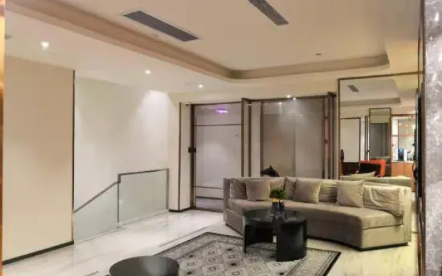Homeinn Plus Hotel (Shanghai Dapuqiao)