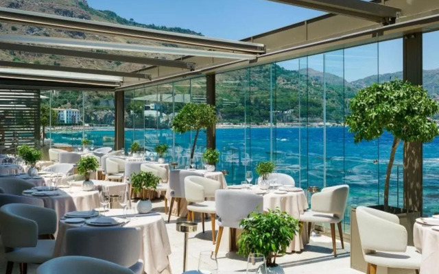 Atlantis Bay - VRetreats