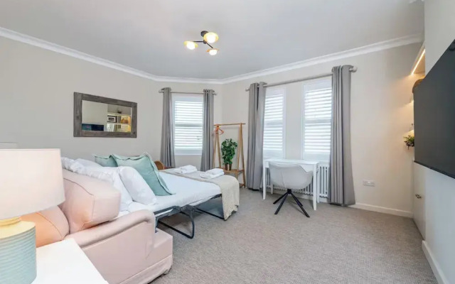 New 2bed - 20min to London - Free Parking - Petsok