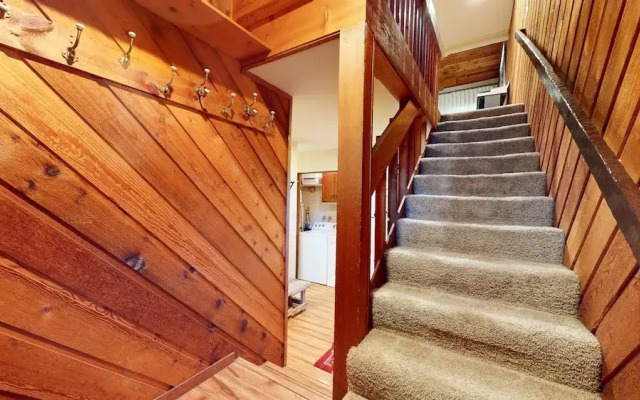 Snowcreek I #47 4 Bedroom Condo