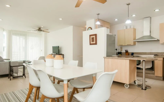 Luxury 3BR Condo HZ by TA