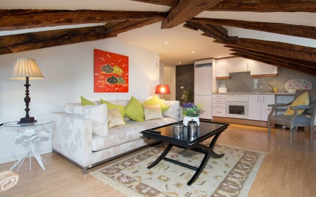 Charming Apartment In The Heart Of Madrid