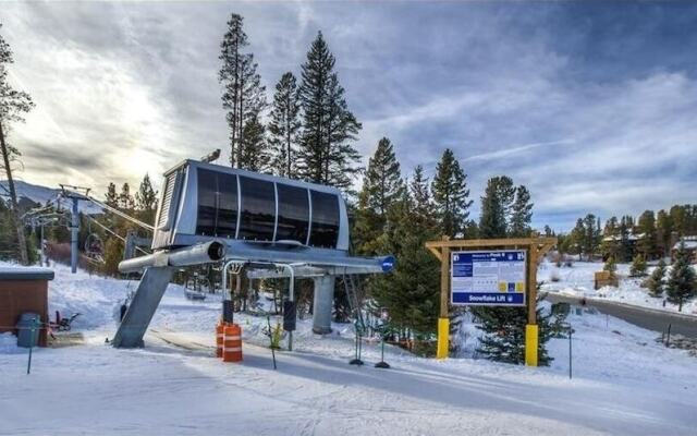 Winterpoint 20 2 Bedroom Townhouse by RedAwning