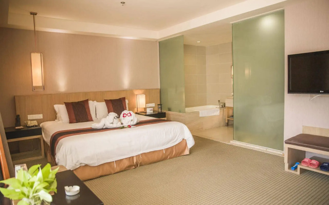 Titan Paradise Xiamen Hotel