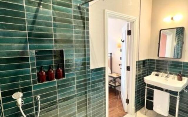Redland Suites - Apartment 6