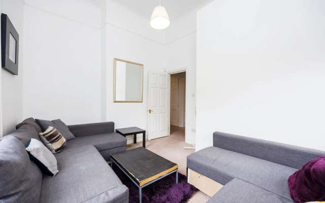 London City Premium Apartment with Parking