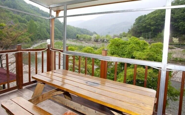 Bandi Hwangto Pension