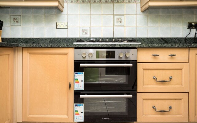 Oscar Owen - Graveney House