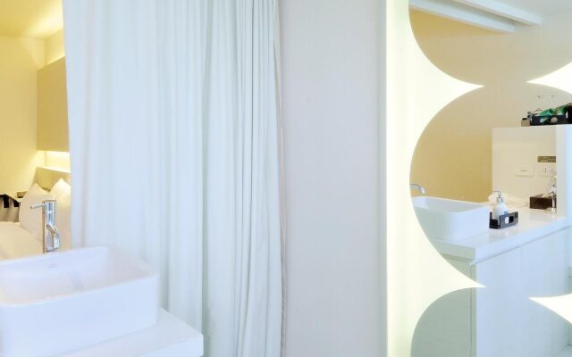 I Galleria Sukhumvit 13 (formerly D Varee Diva Hiptique)