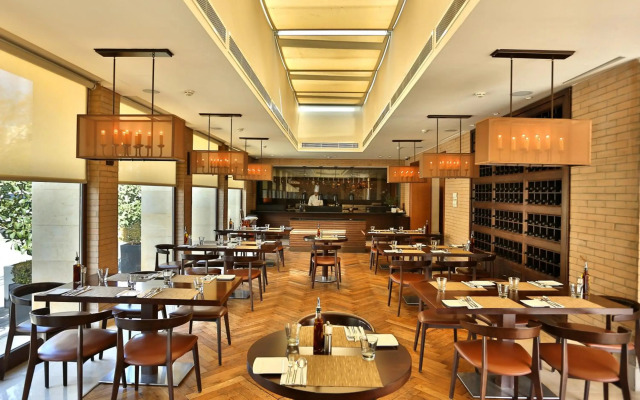 ALQasr Metropole Hotel