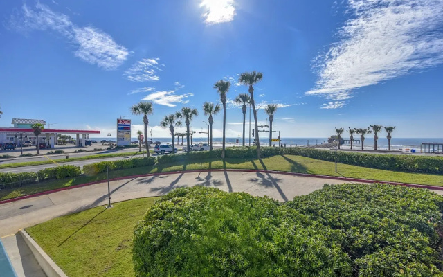 Casa Del Mar 253-Sun of a Beach Condo