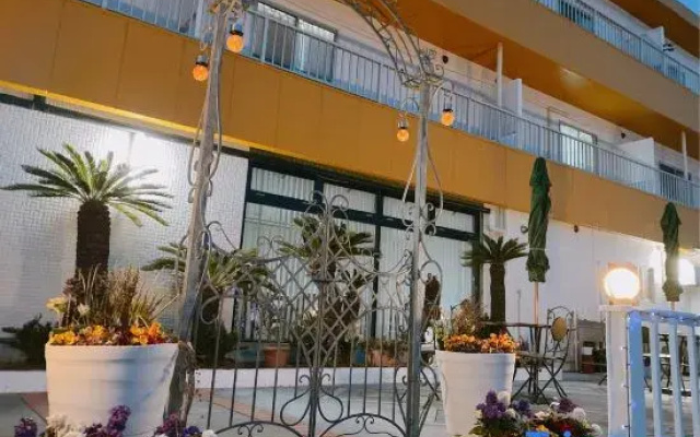 Golden Beach Hotel
