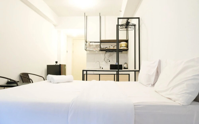 Cozy Stay Studio Apartment With Access To Mall At Supermall Mansion – Guest Rooms – Surabaya