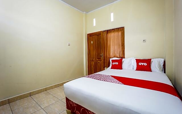 OYO 1720 A2b Residence