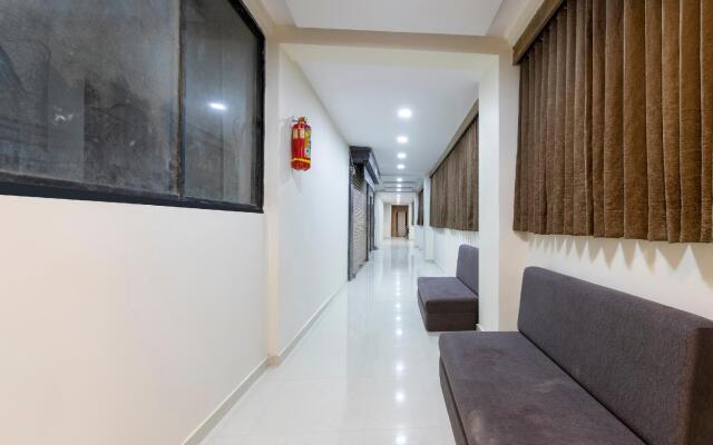 OYO 49524 Hotel Bhavya