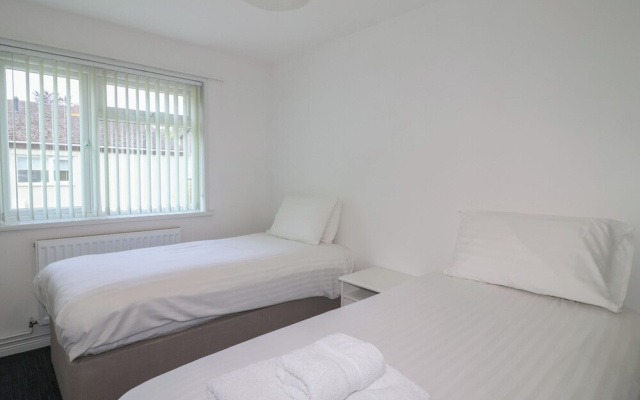Harcombe House Bungalow Pet Friendly With Wet Room