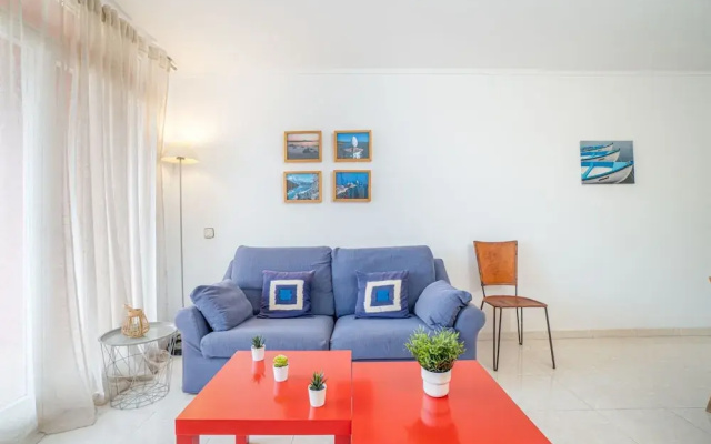 Apartment in Empuriabrava Near Sandy Beach