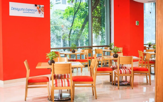 Holiday Inn Express Mexico Reforma by IHG