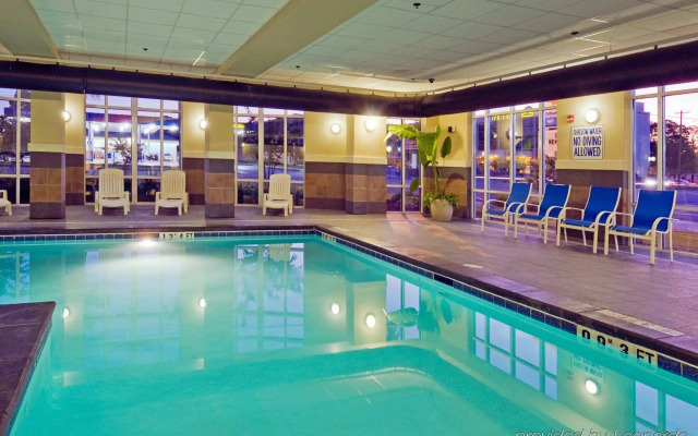 Holiday Inn Express & Suites Columbia-Fort Jackson by IHG
