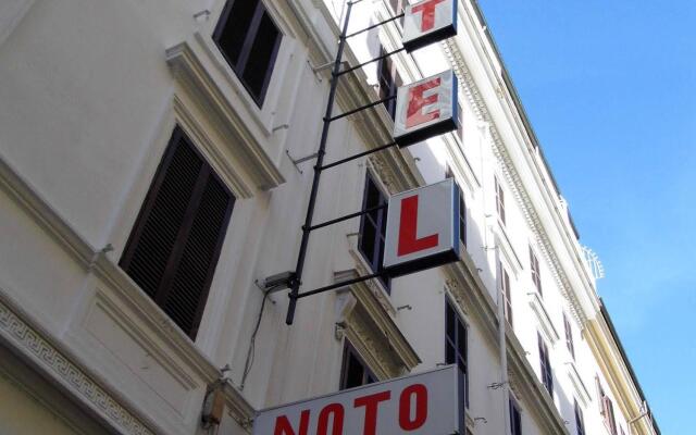 Raeli Hotel Noto