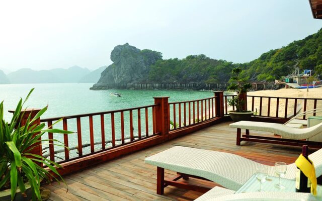 Monkey Island Resort