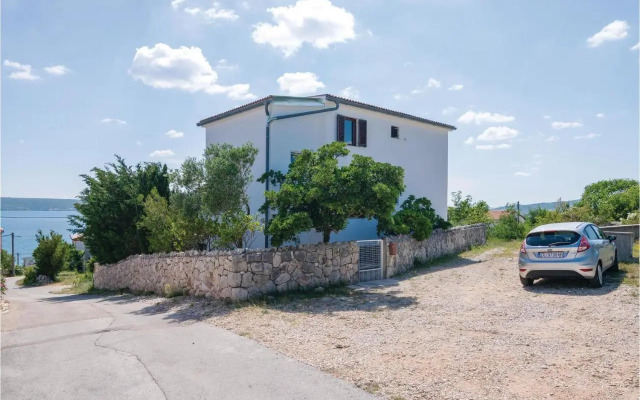Apartment Maslenica with Sea View I