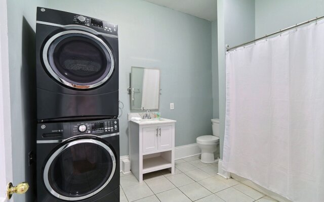 Gallery Stays - Parkside Manor