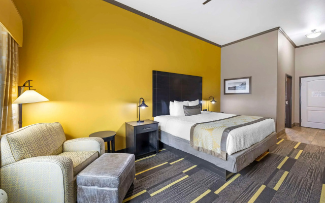 Best Western Plus Emerald Inn & Suites