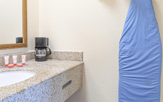 OYO Hotel Shenandoah Woodlands Mall