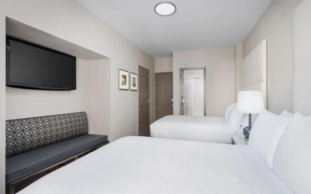 Holiday Inn Express Chicago - Magnificent Mile by IHG
