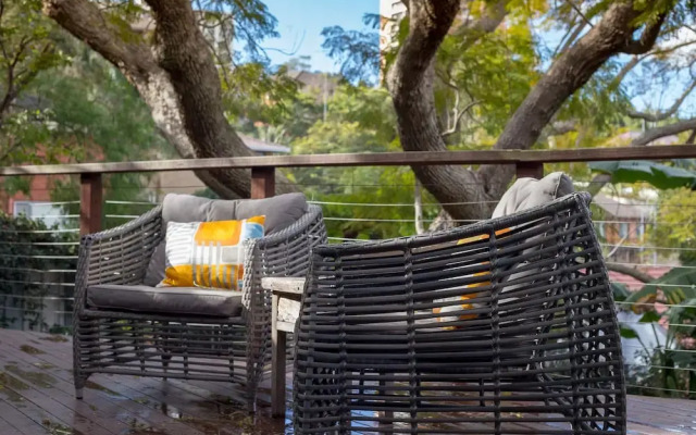 Beach House - Large Outdoor Living H416