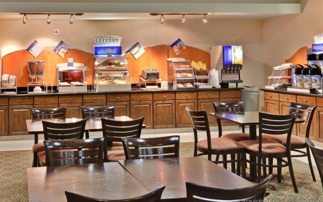 Holiday Inn Express & Suites Beaumont - Oak Valley by IHG